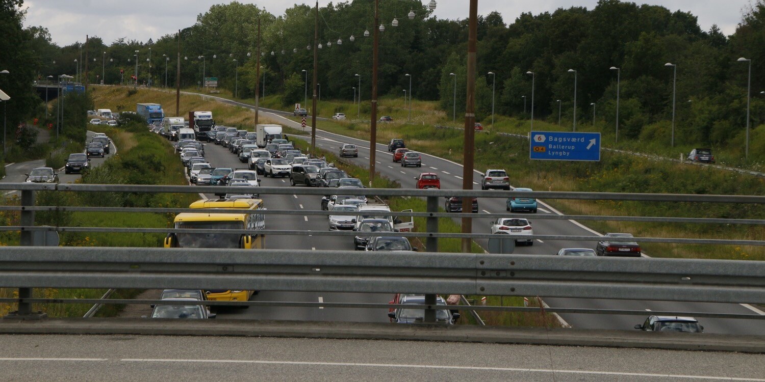 Motorvej spærret, op til 60 minutters ekstra rejsetid