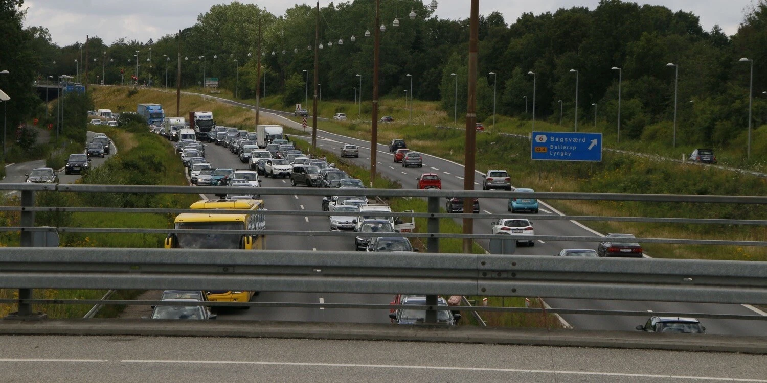 Motorvej spærret, op til 60 minutters ekstra rejsetid