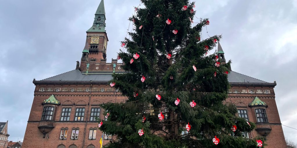109-årig tradition: I dag bliver Rådhuspladsens juletræ tændt