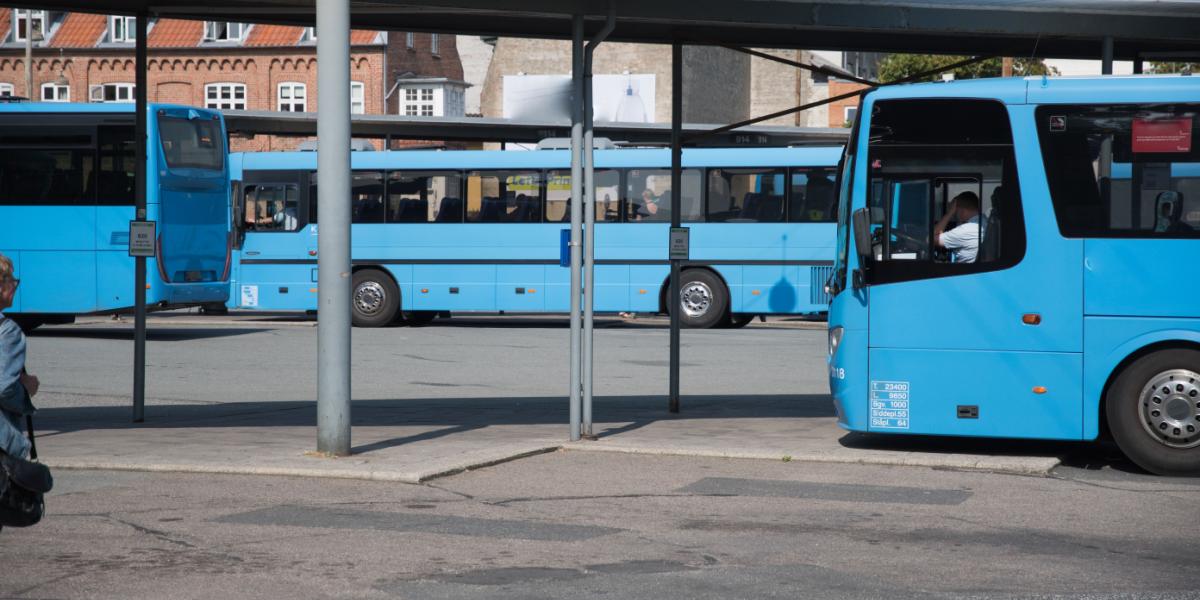 Chaufføren trådte ud – så begyndte alle passagererne at klappe