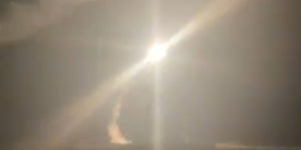 Se videoen: Ukraine skyder russisk missil ned