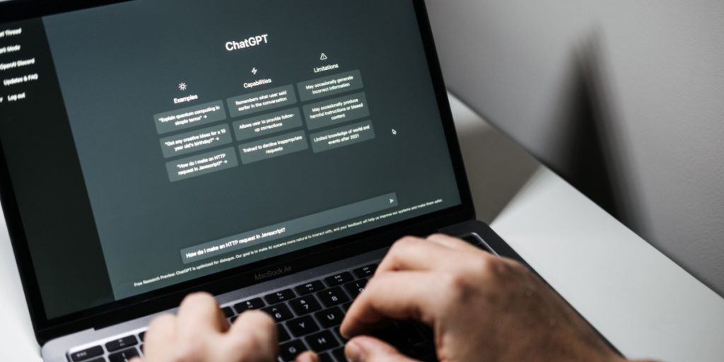 De lod kunstig intelligens styre en virksomhed: Her er, hvordan det gik
