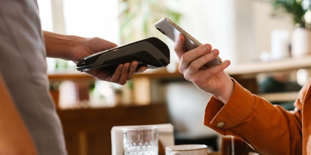 Betaler du med dit betalingskort på telefonen, så er her en vigtig advarsel til dig