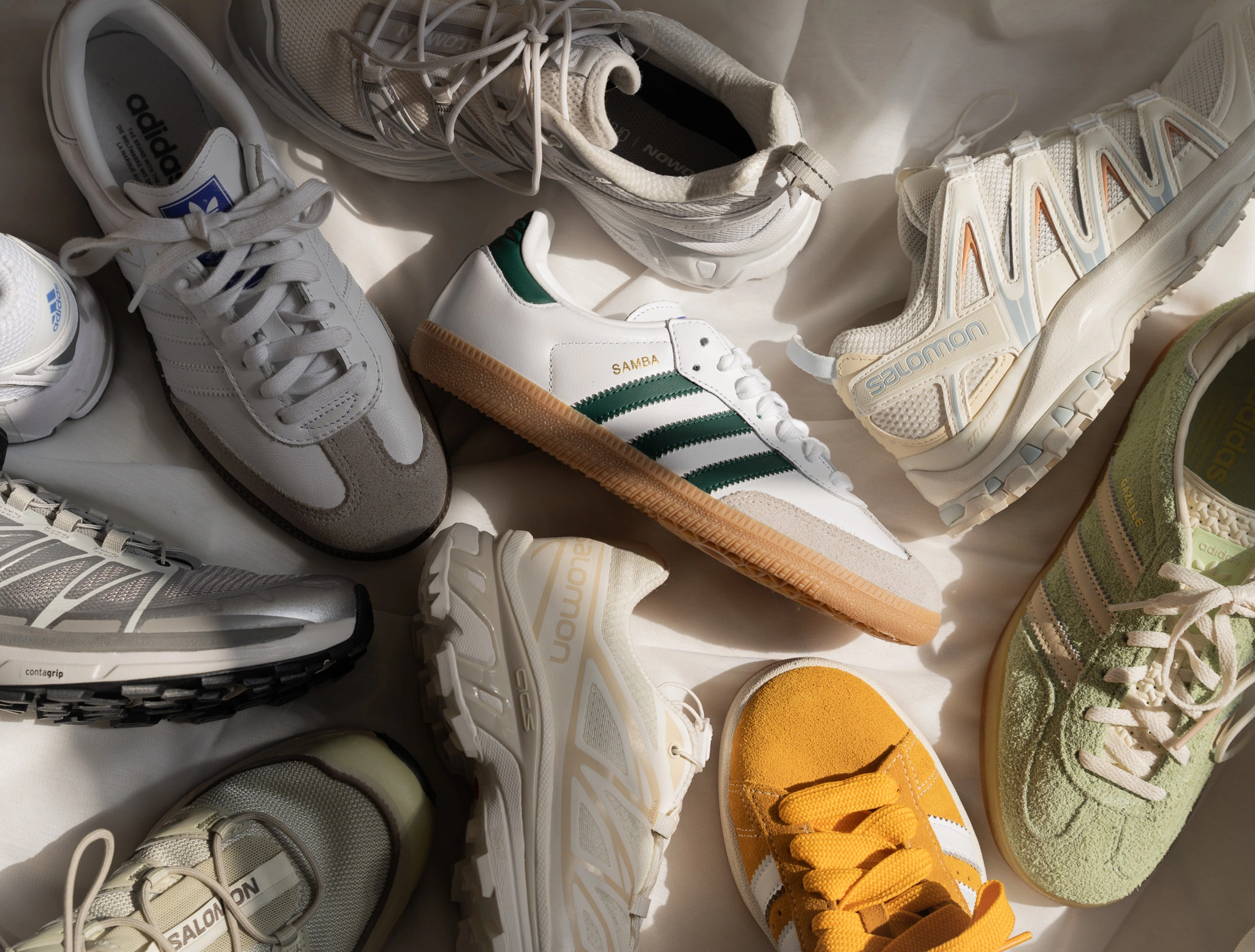 Sneakers til Kvinder: En Historisk Rejse mod Moderne Popularitet
