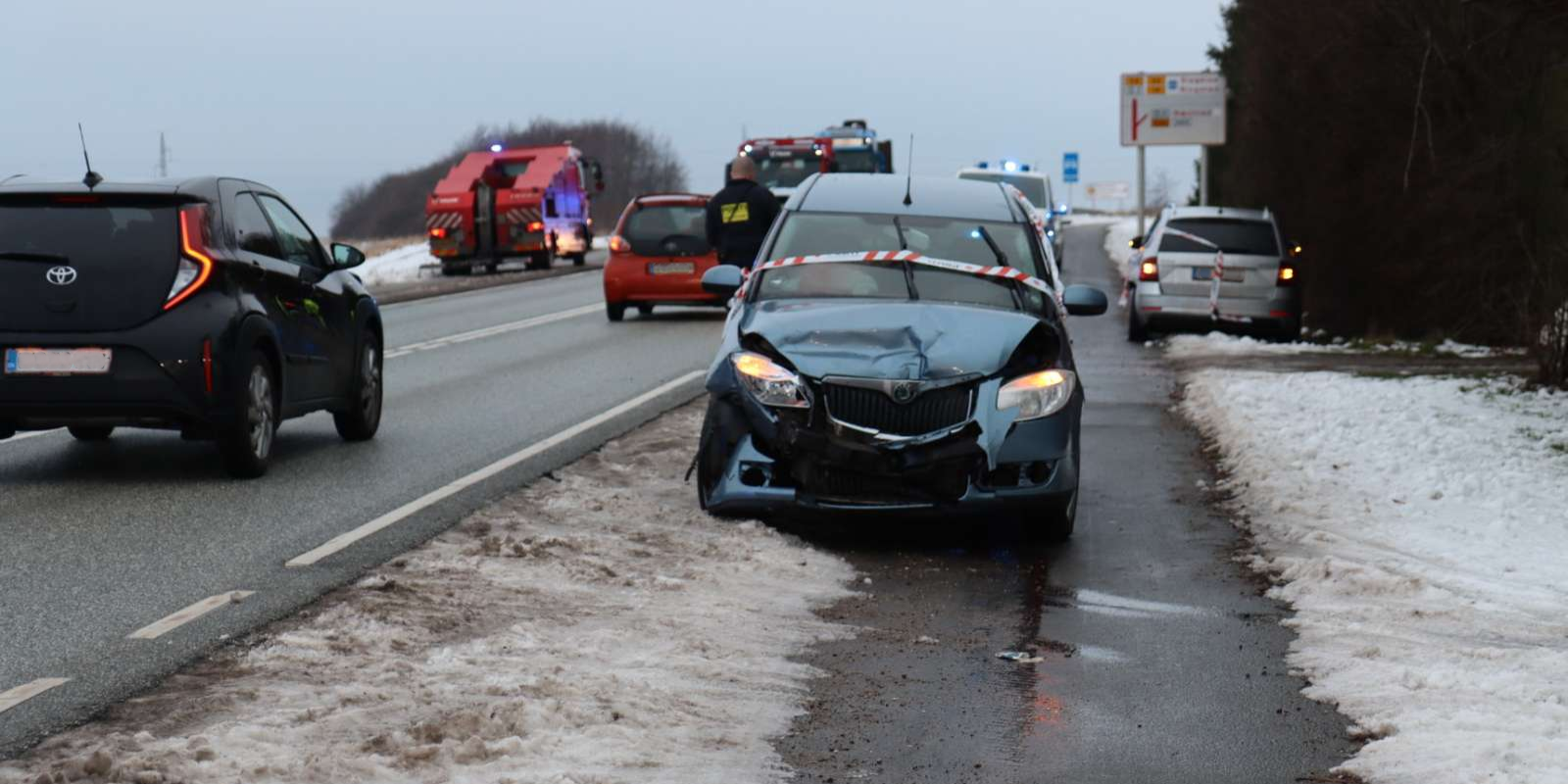 Voldsomt uheld i myldretiden: 3 ambulancer på stedet