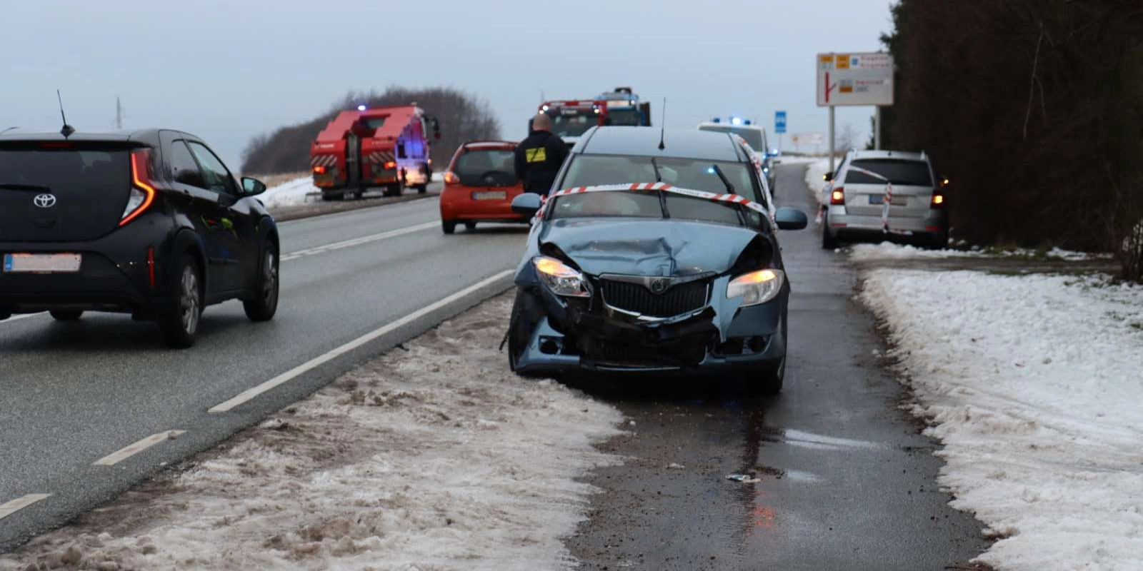 Voldsomt uheld i myldretiden: 3 ambulancer på stedet