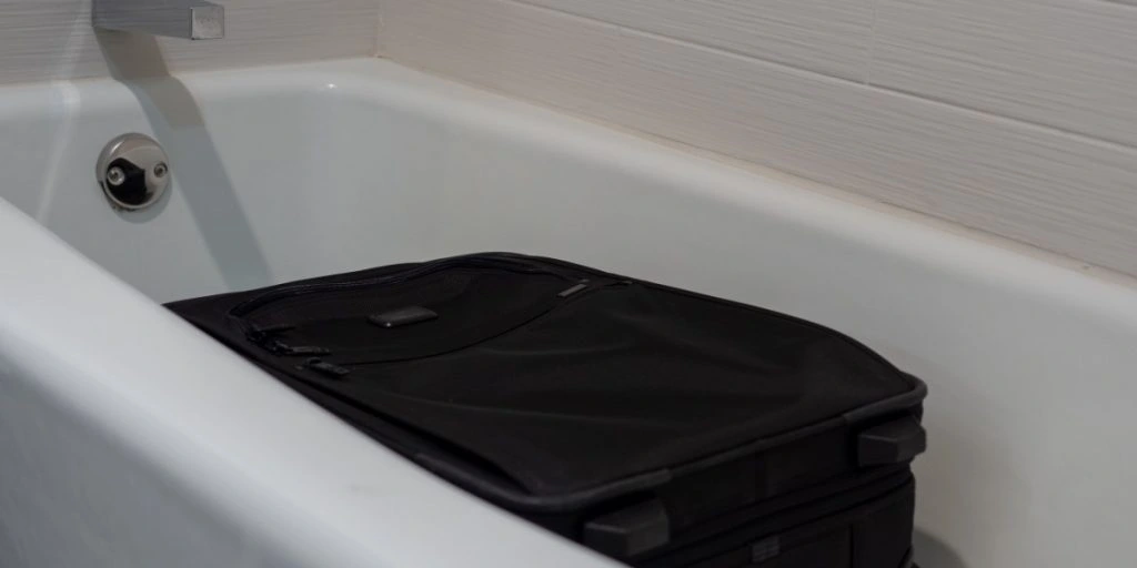 Læg altid din kuffert i badekarret, når du ankommer til et hotel: Her er den helt særlige årsag