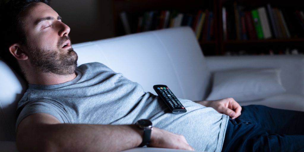 Dette kan være grunden til, at du altid falder i søvn på sofaen