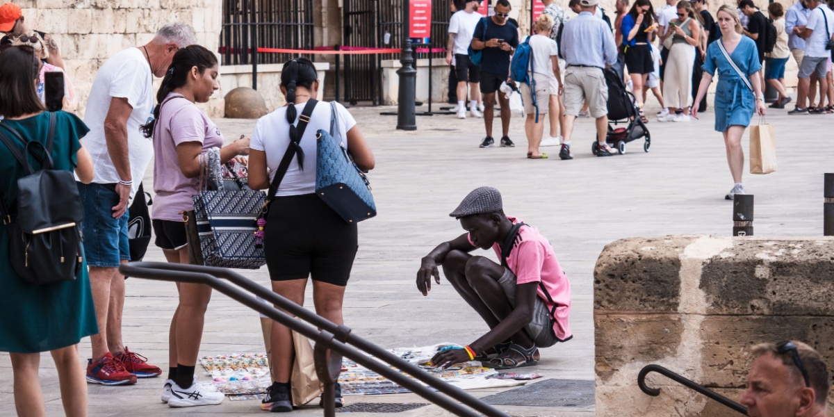Mange ved ikke, at det er ulovligt i populært ferieparadis: Turist fik bøde på over 5.000 kroner