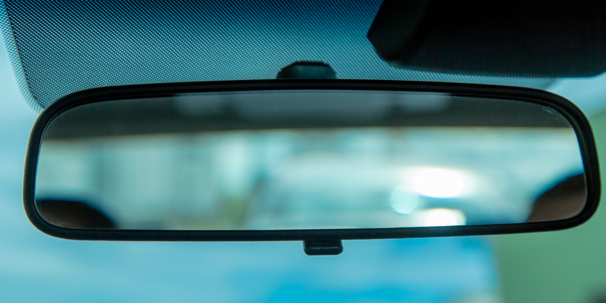 Husk denne knap i bilen: Den kan redde dit liv, når dagene bliver kortere