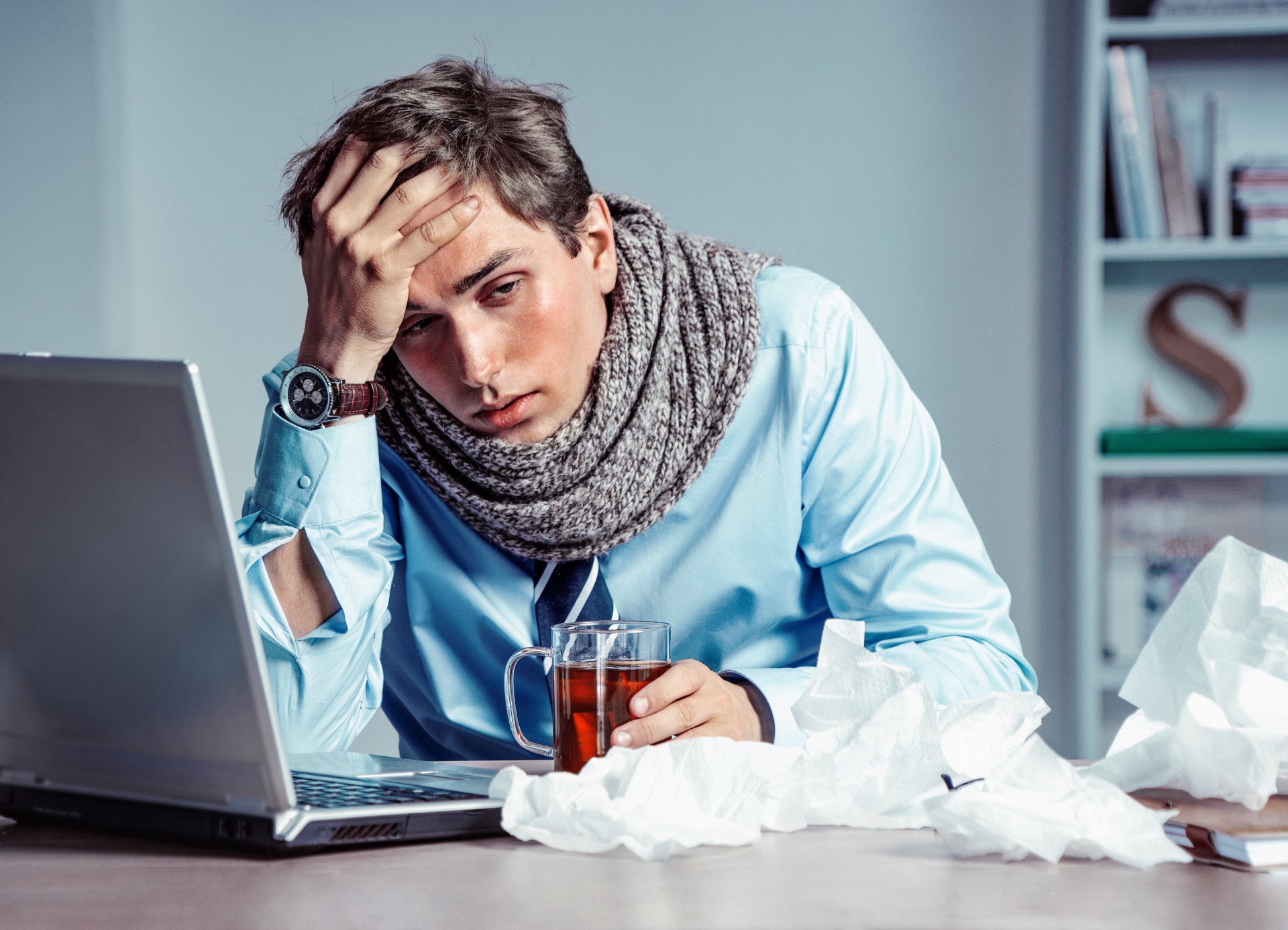 Sådan ved du, om du er for syg til at tage på arbejde