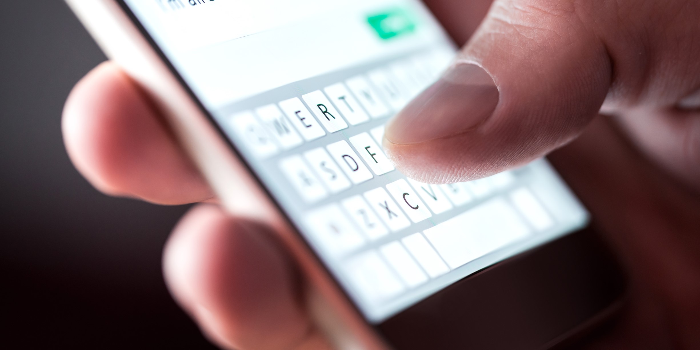 Kun 2 ord lang: Sådan lød verdens første sms