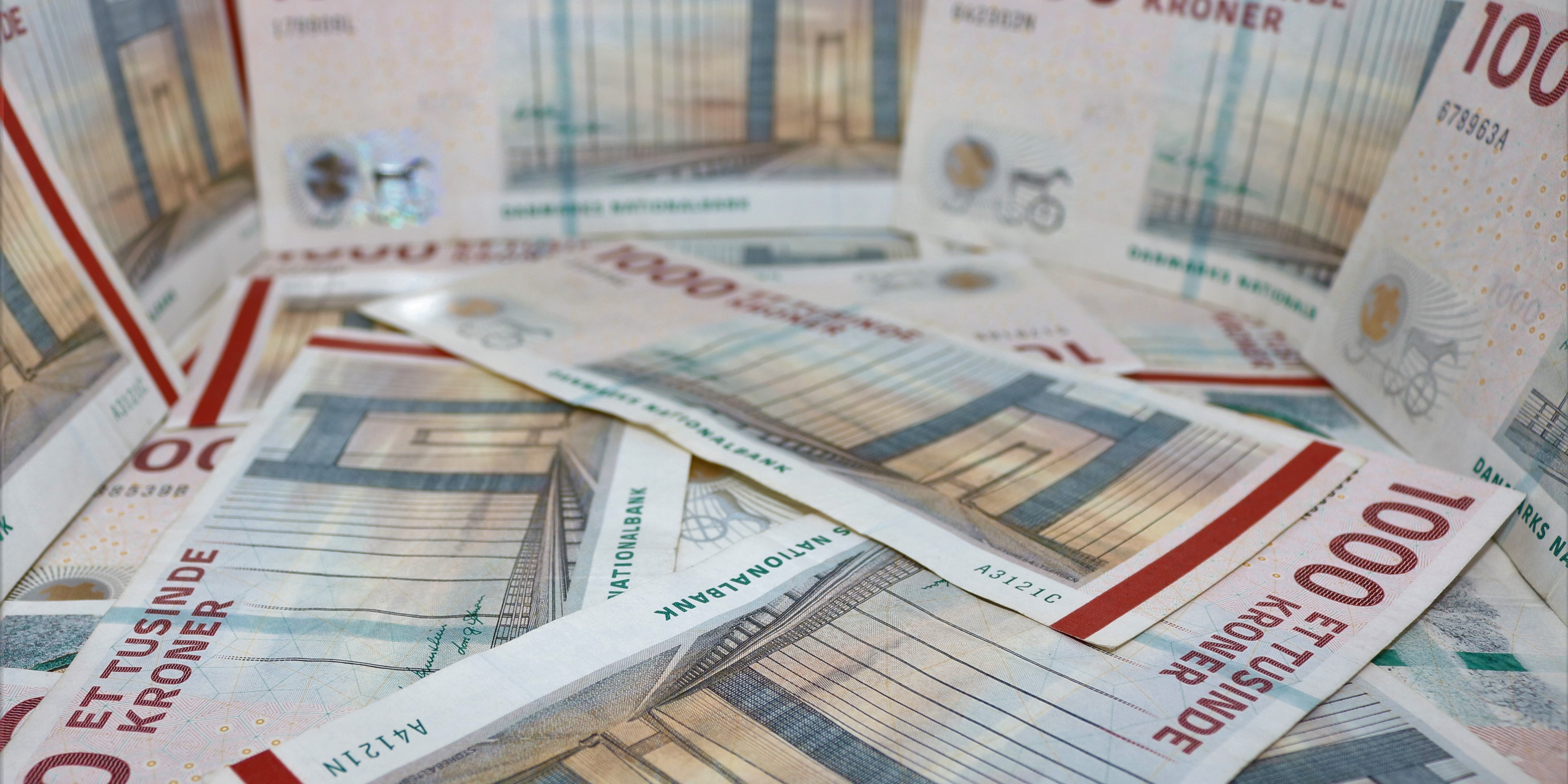 Kæmpebonus på vej: Disse danskere får 10.000 kroner ekstra