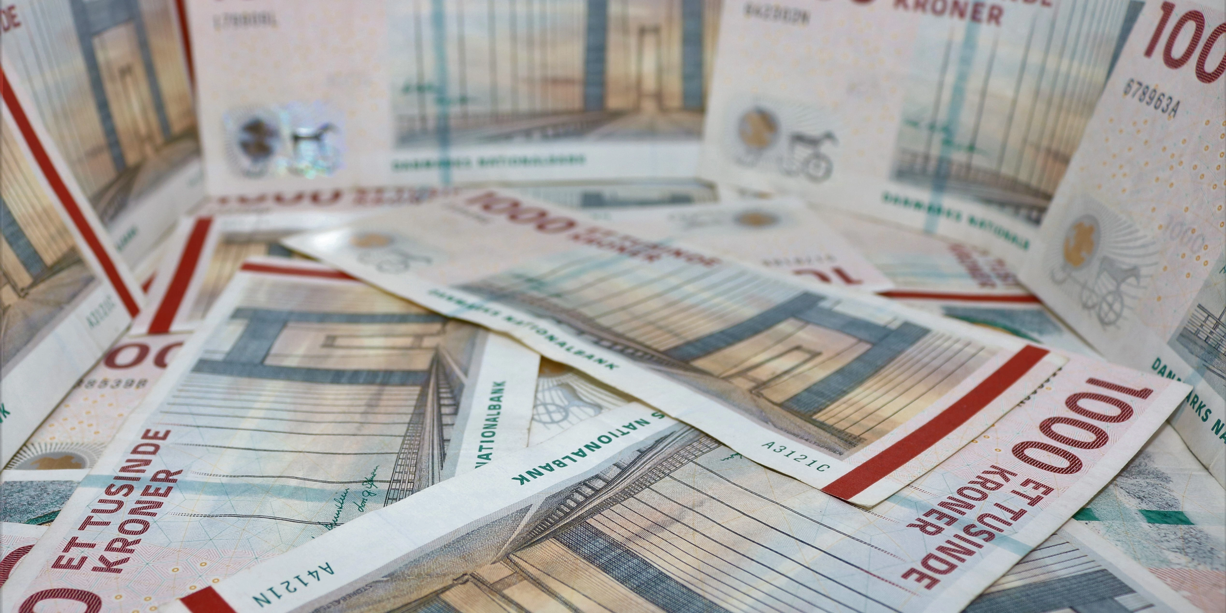 Kæmpebonus på vej: Disse danskere får 10.000 kroner ekstra