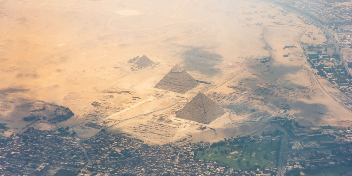 Forskerne er enige: Giza-pyramiden har mere end 4 sider | Den Offentlige