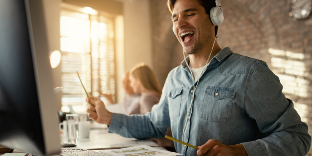 Studie afslører: Denne musik gør dig mere effektiv at lytte til