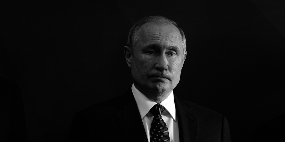 Hvordan er det, Putin går? Video puster til rygterne om alvorlig sygdom