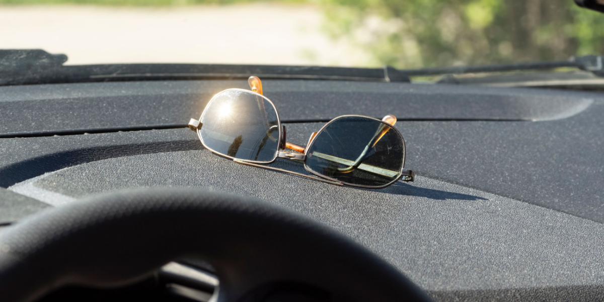 Sommervarmen er på vej: 6 ting, du aldrig bør have i bilen, når solen bager