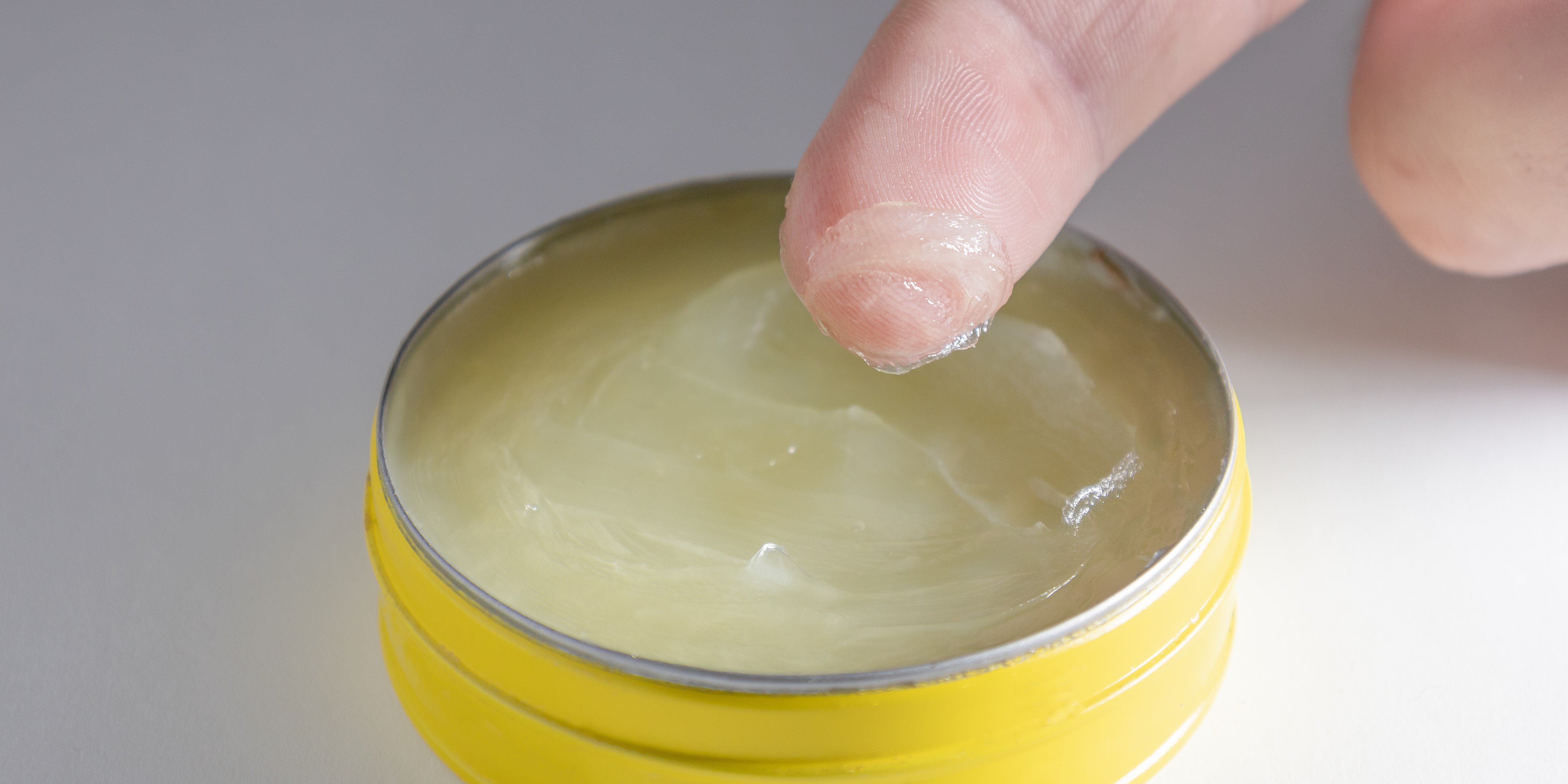 Vaseline kan mere, end du tror: 4 overraskende ting, du kan bruge det til