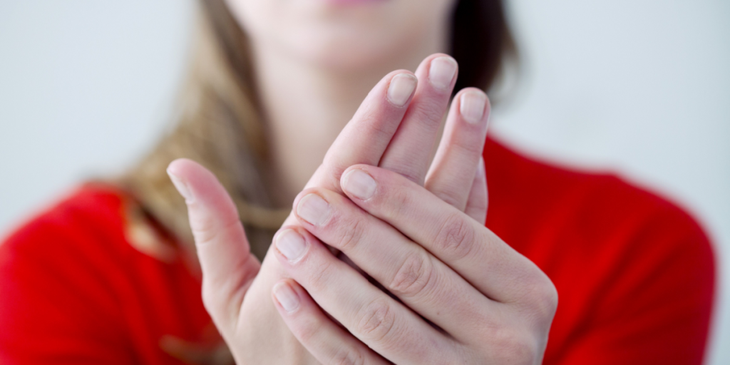 Er dine fingre kolde og hvide? Det kan være Raynauds syndrom