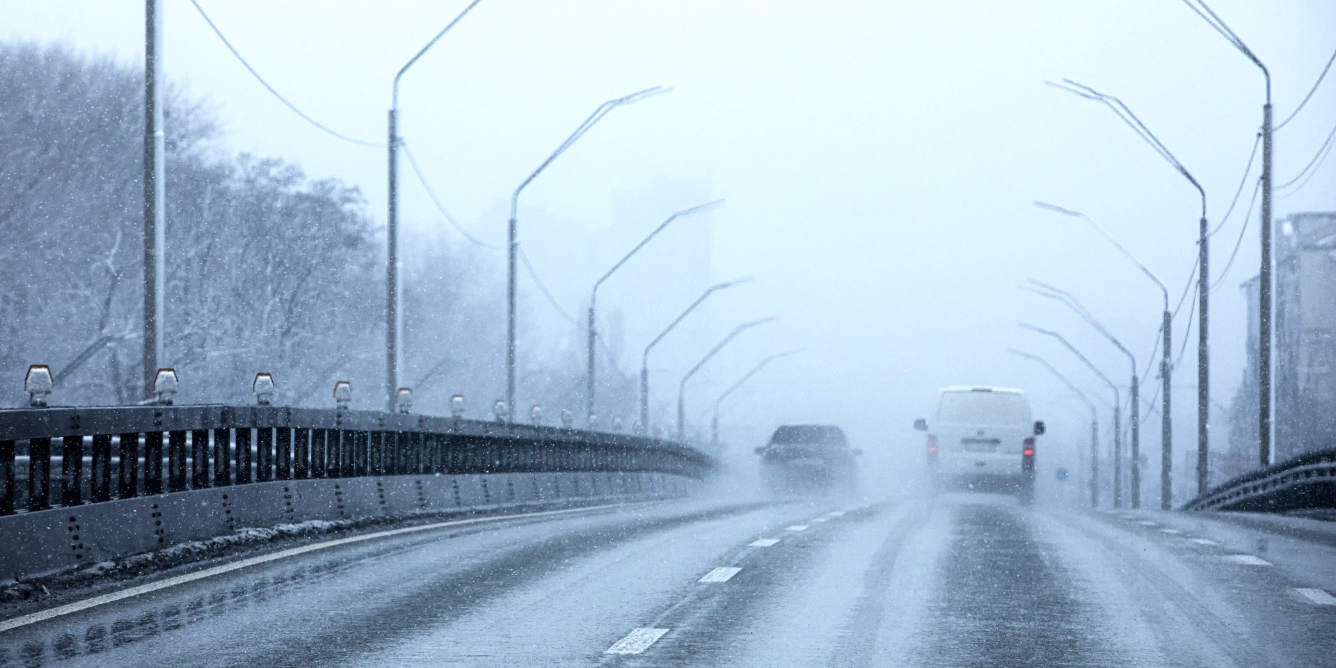 Foråret er sat på pause: Regn og sne på vej