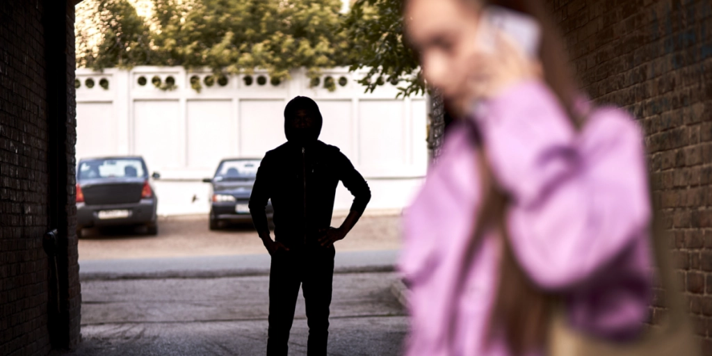 Ny dansk forskning viser: Øget samarbejde og viden er nøglen til at bekæmpe stalking