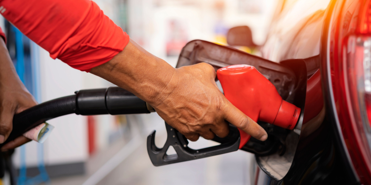 D. 1. januar bliver benzin og diesel markant dyrere – her er årsagen