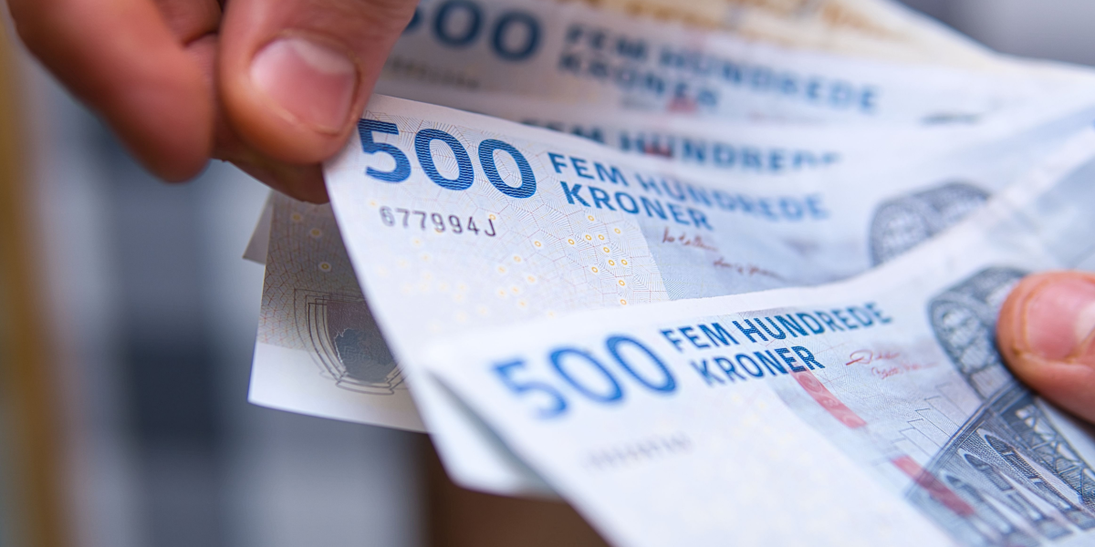 Så meget forventer regeringen, lønningerne stiger i 2024 og 2025