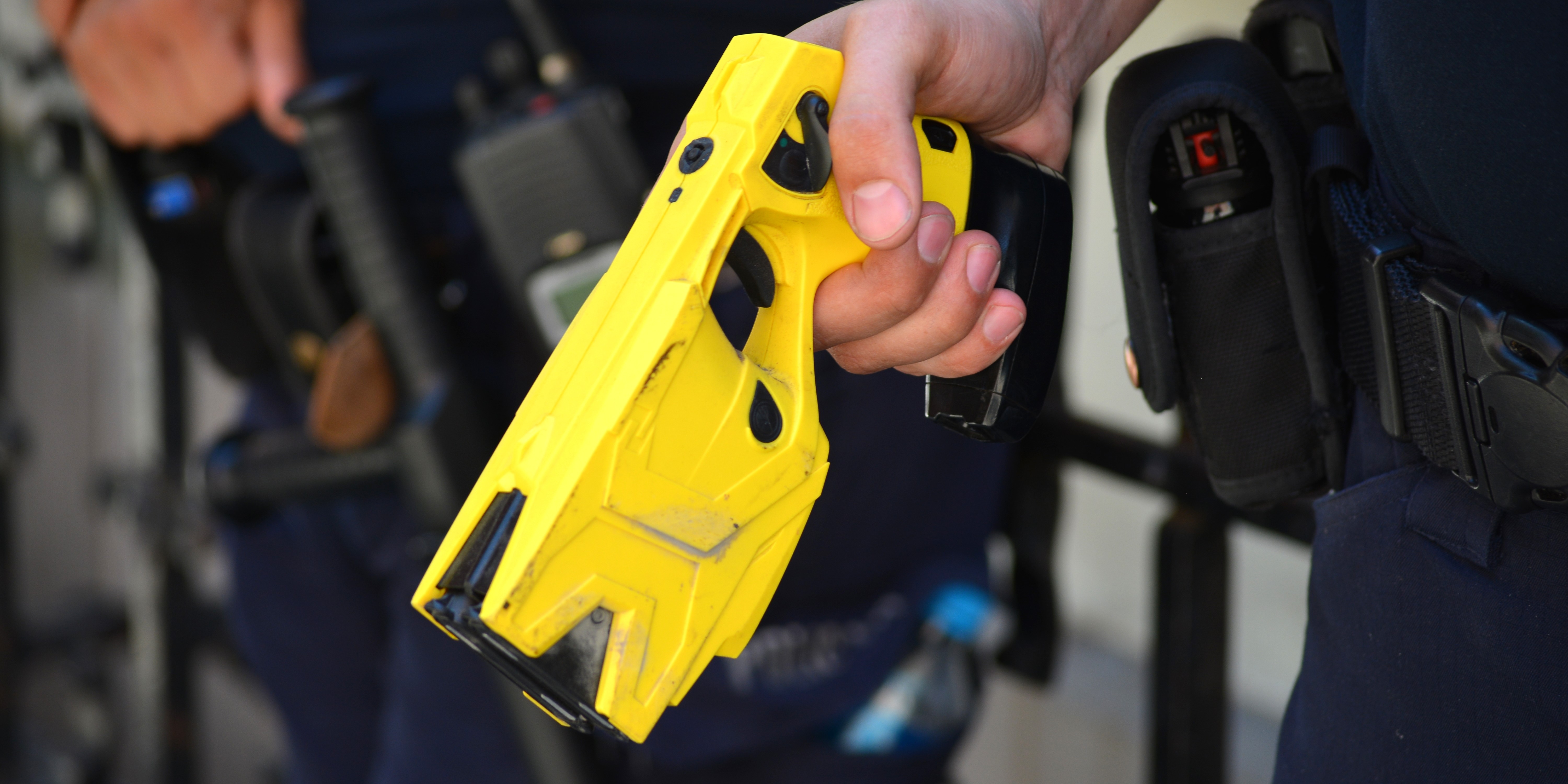 Skal politiet have strømpistoler? Nu skal det testes i 3 politikredse
