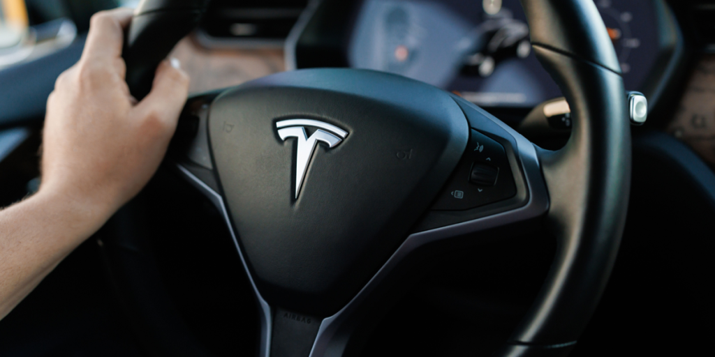 Livsfarlig fejl: Tesla i gang med at fikse 1,85 millioner biler