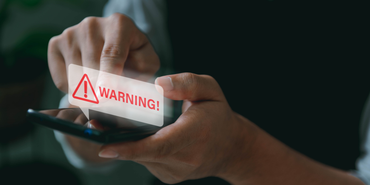 Fremmede kan læse med på din telefon: Sådan undgår du farlig spyware
