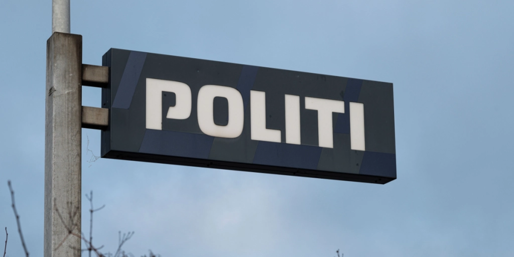 Mand blev røvet i sit hjem – nu er 19-årig mand anholdt og sigtet