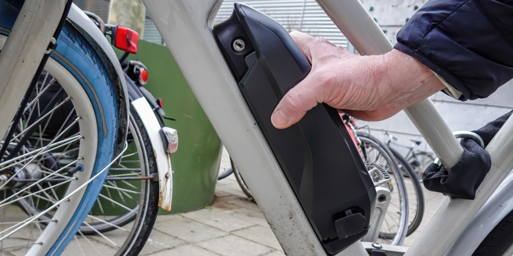 Beredskabschef forklarer: Sørg for dette, hvis du skal lade batteriet til elcyklen