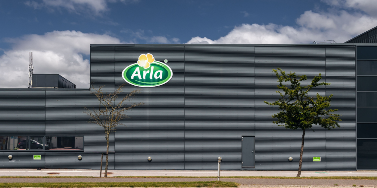 Arla spiller ud: Hæver mælkeprisen