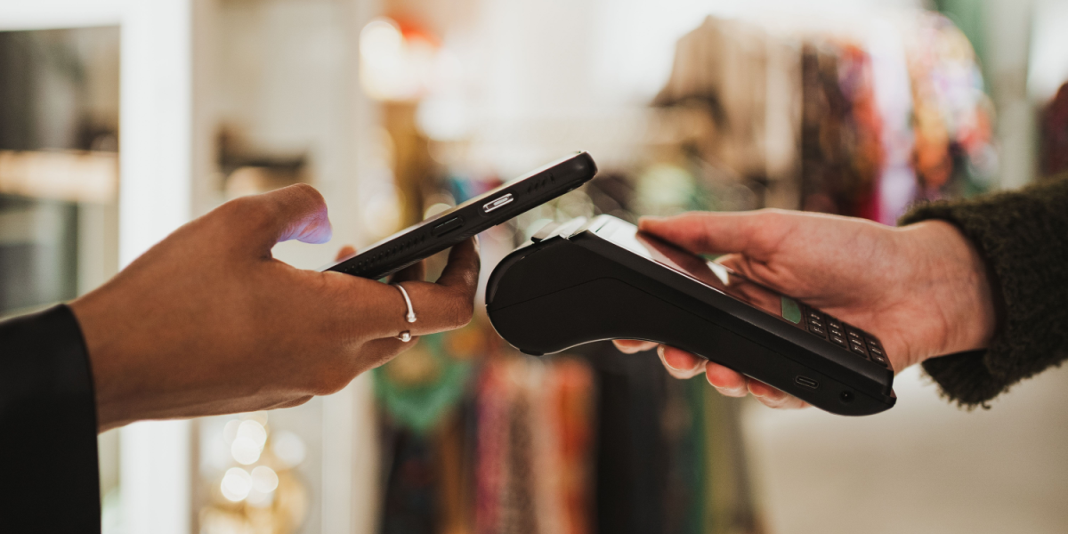 Det kan blive dyrt: Pas på, hvis du betaler på denne måde