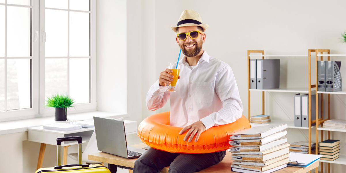 Er du næsten alene på kontoret? 7 tips til at holde motivationen, imens alle andre holder ferie