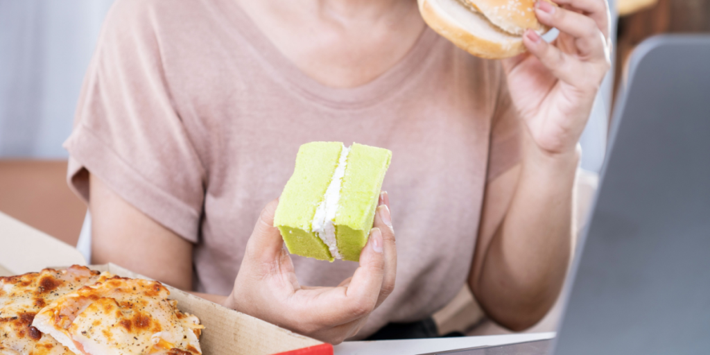 Spiser du på følelser? 9 trin til at stoppe stress-spisning