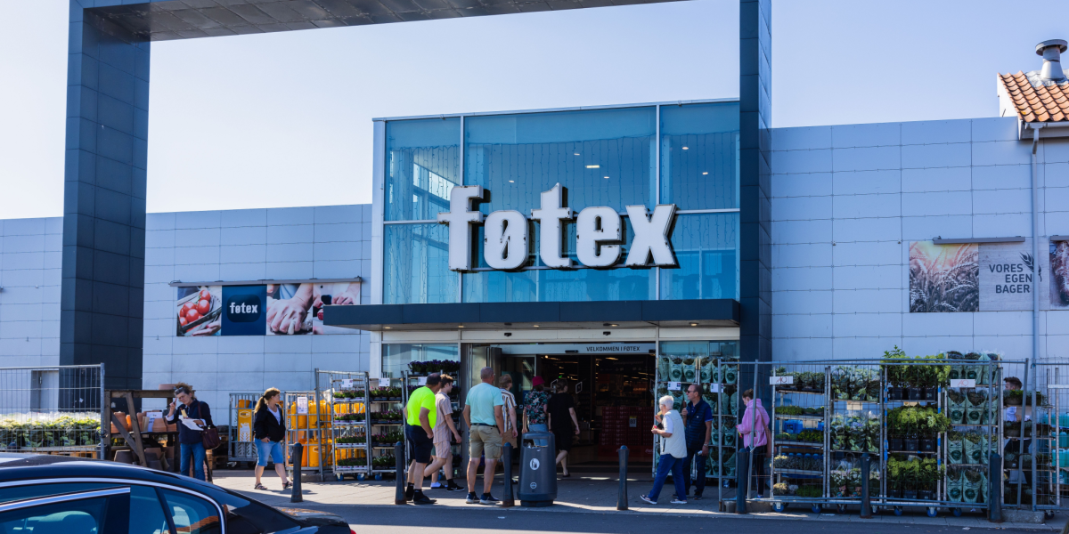 Gør det for første gang: føtex deler mad ud i pinsen