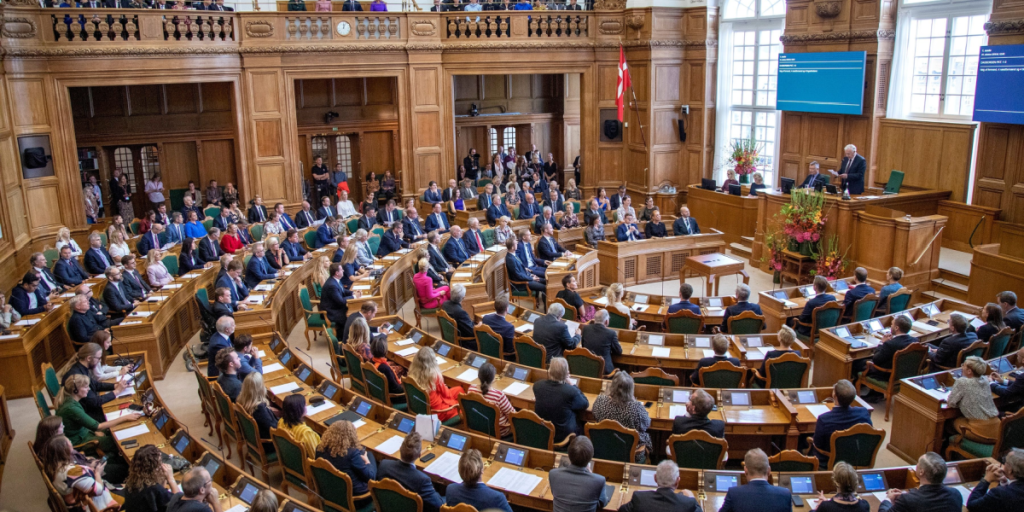 Folketingets politikere vil give skattelettelse – til dem selv