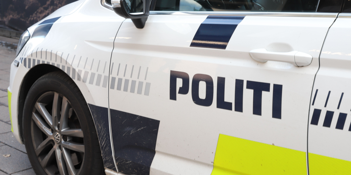 Vild biljagt: Smed mukkert og jerrycan efter politibil