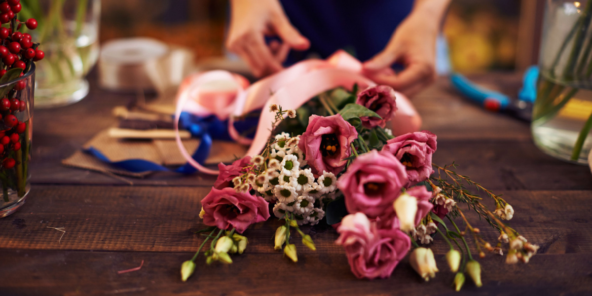 Blomsterhandlerens 3 tips: Sådan får du buketten til at holde længere