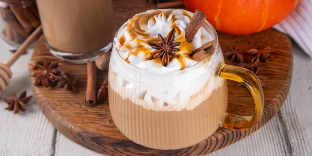 Du behøver ikke Starbucks: Sådan laver du din egen pumpkin spice latte