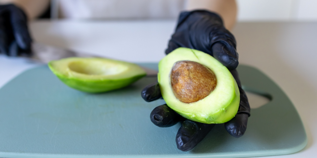 Inden du skal ud at handle: Sådan finder du ud af, om avocadoen er moden