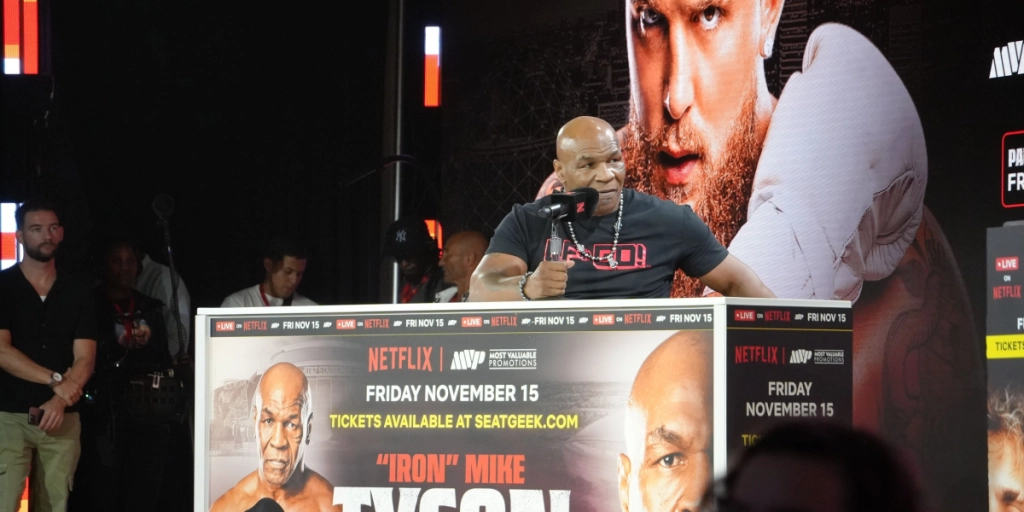 Legende indtager ringen igen: I nat bokser Mike Tyson mod YouTube-fænomen