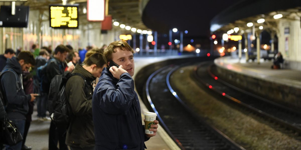 Tog kørt af sporet, masseaflysninger hos DSB