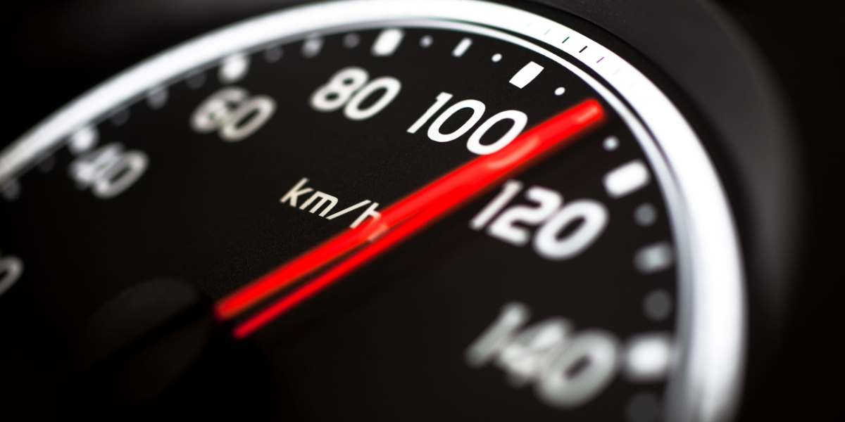 Derfor viser dit speedometer, du kører hurtigere, end du faktisk gør