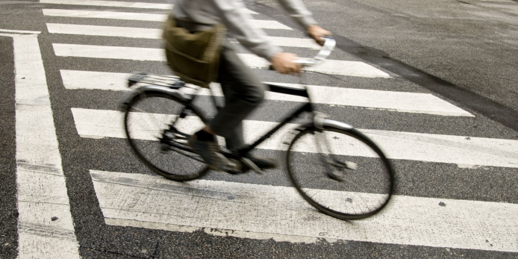 Cyklister får lov til at dreje til højre for rødt i 30 lyskryds i Aarhus