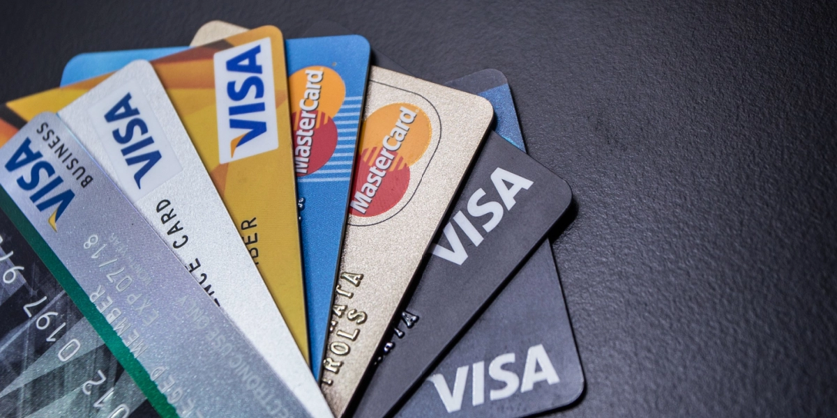 Vil Mastercard og Visa hæve gebyrerne? Nu er der nyt