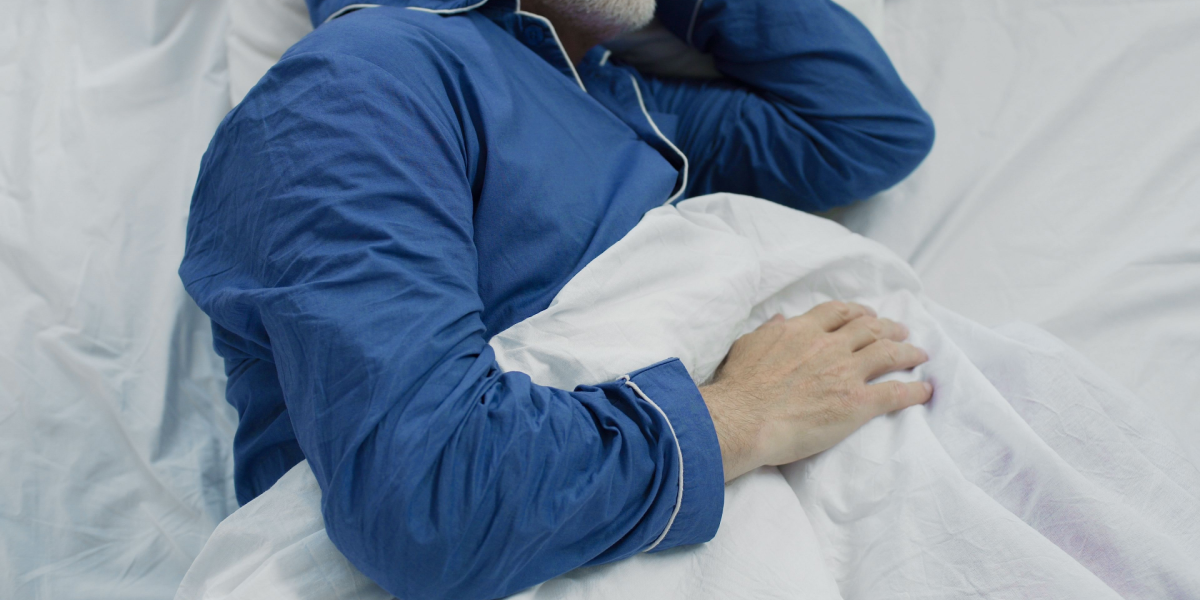 Nej, kroppen går ikke i dvale – så mange kalorier forbrænder du, når du sover