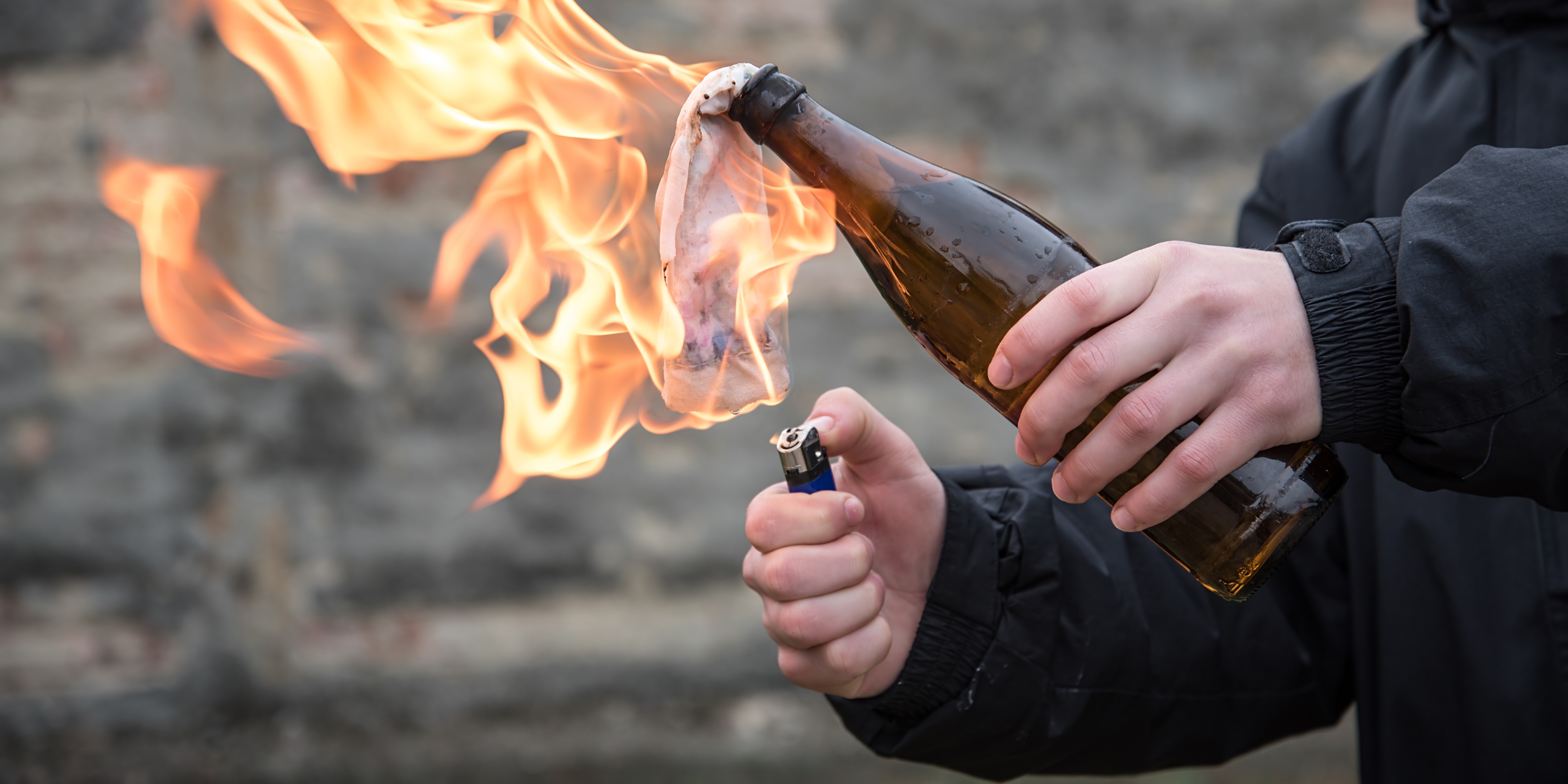 Pensionist med molotovcocktail: Ny krig blusset op inden for Ruslands grænser